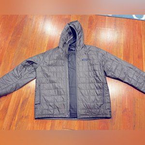 Patagonia men’s Nanopuff jacket in gray